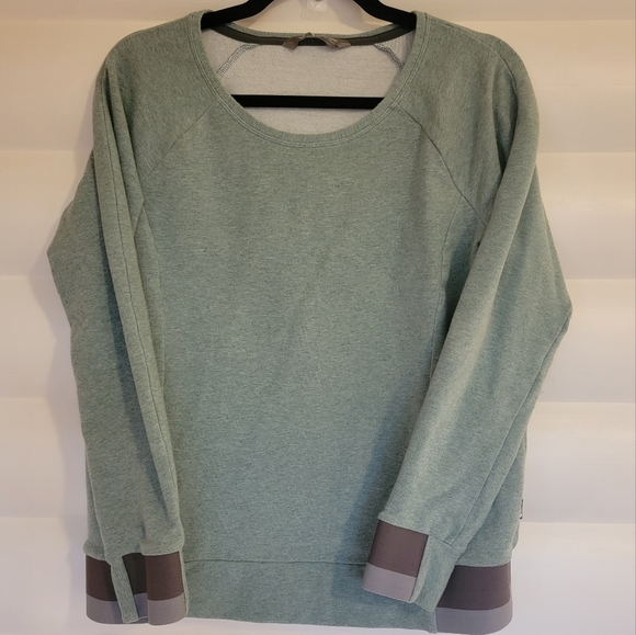 North Face Sweatshirt w/ Reflective Accents - Picture 3 of 6